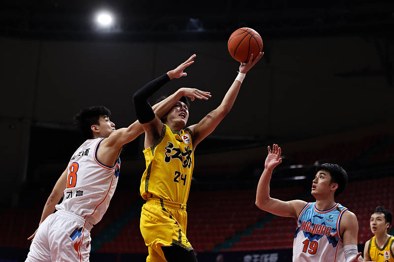 C7-包含莱万多夫斯基在TL比赛中出色防守，高光表现引发热议！的词条