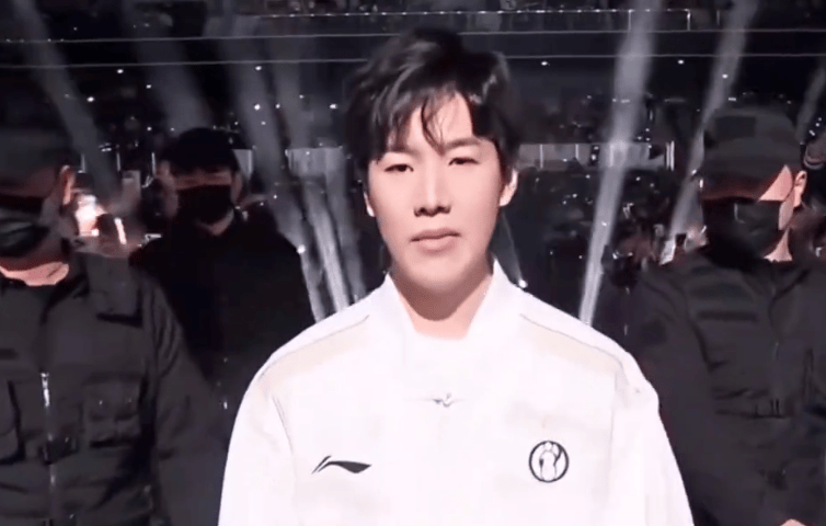 C7娱乐-包含TheShy遭遇十连败，中国队教练面临压力！的词条