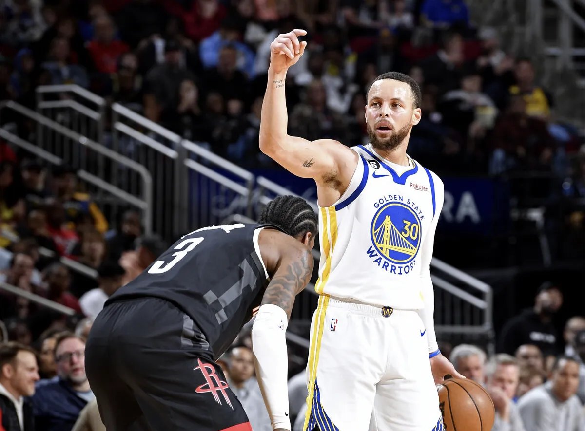 C7-库里关键节点战术调整，C9带队取胜！的简单介绍