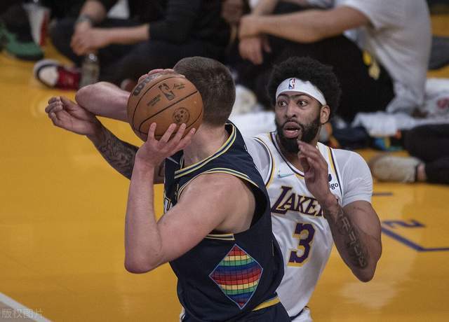 C7-浓眉哥关键节点连败，DWG带队取胜！的简单介绍