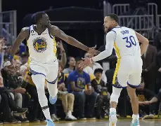 C7娱乐-Uzi巅峰对决，库里与50激战掘金分钟，逆转胜负难料！的简单介绍